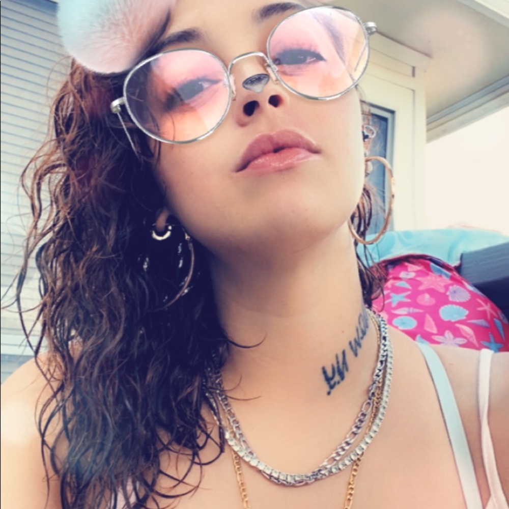 Meet your Posher, Diana